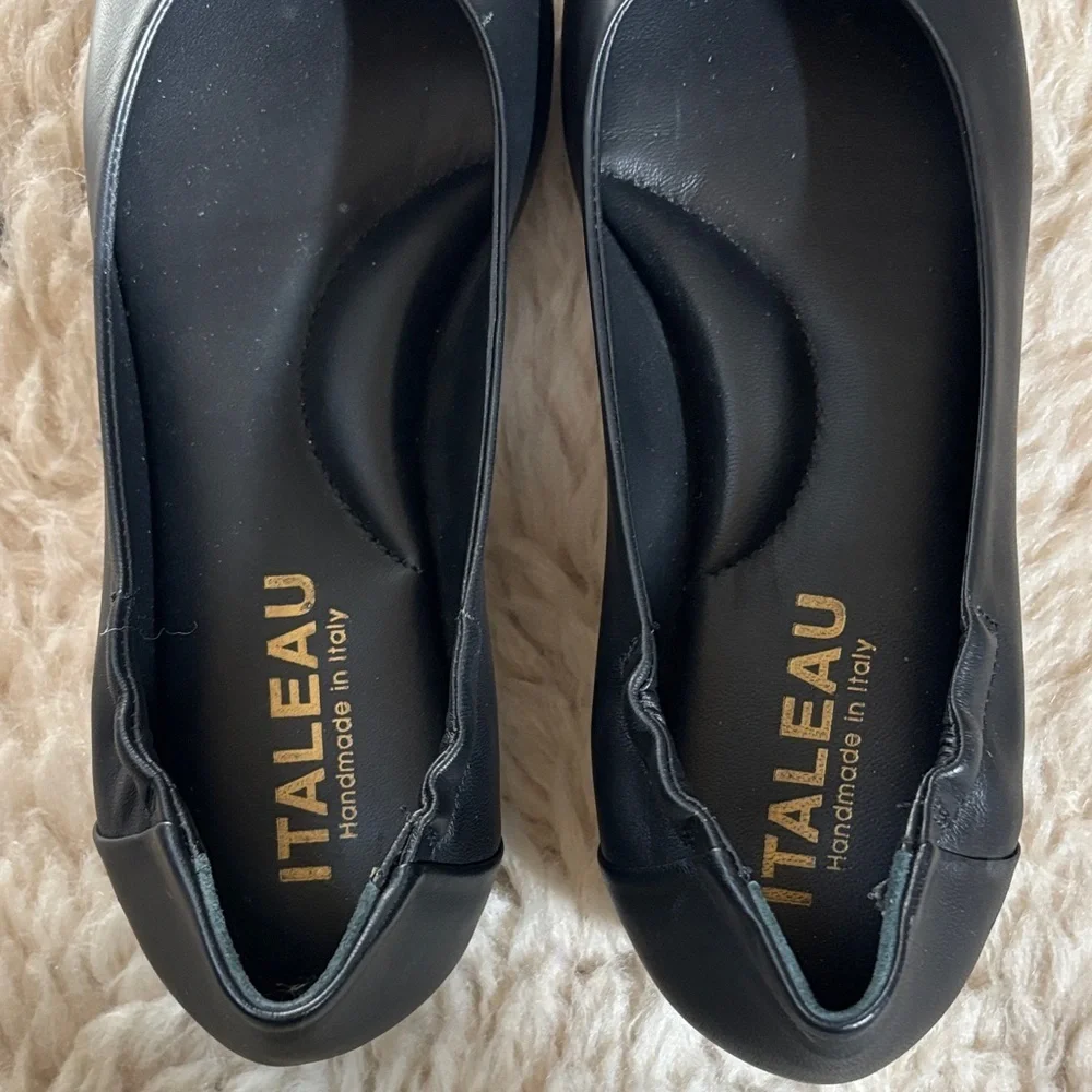 Women's Black Leather Flats